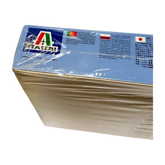 Italeri LAV-25 Mortar Carrier US Army Model Kit 1:35 No 378 - Picture 7 of 10